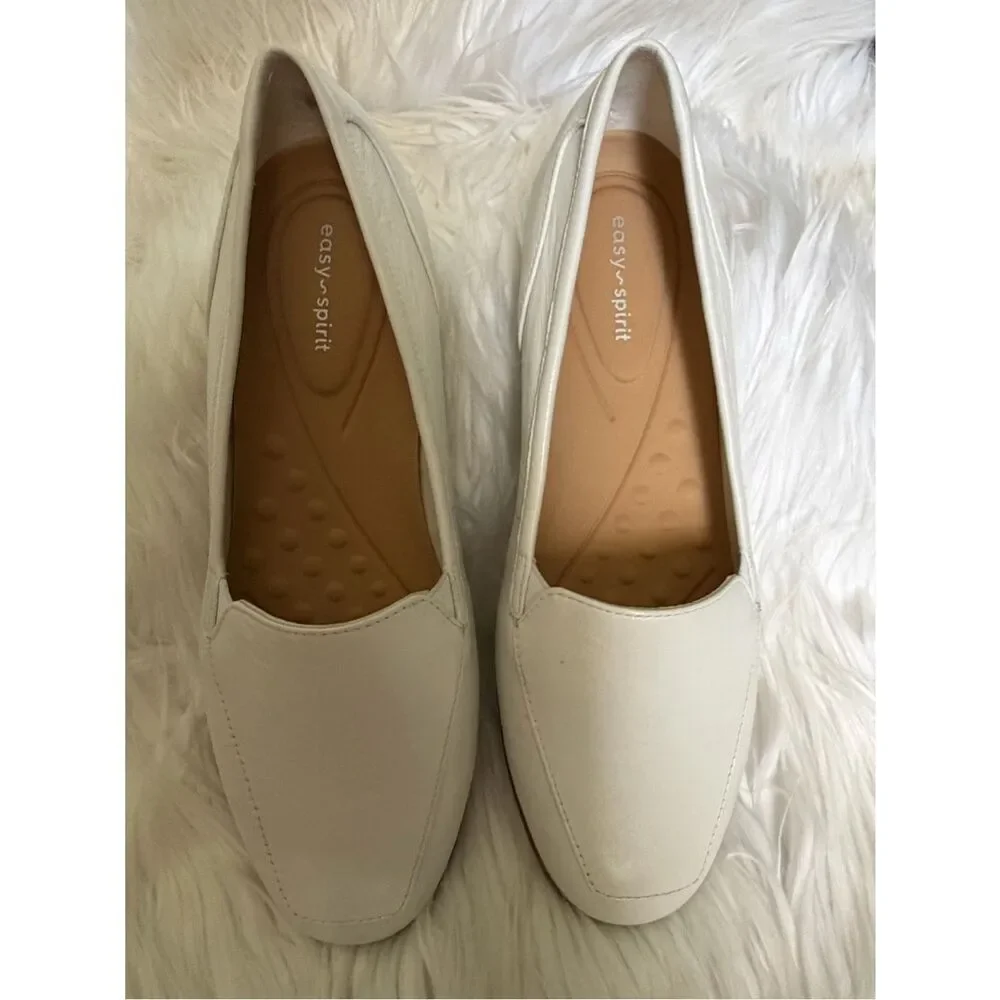 NEW Easy Spirit Loafers Size 9.5W Devitt 15 White Leather Comfort Footbed